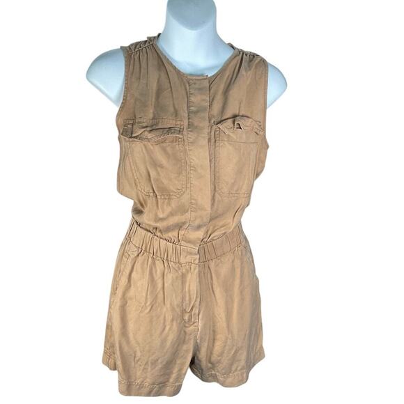 Banana Republic Size XS Utility Romper Latte Shorts Safari Classic Luxury Button - Picture 3 of 11